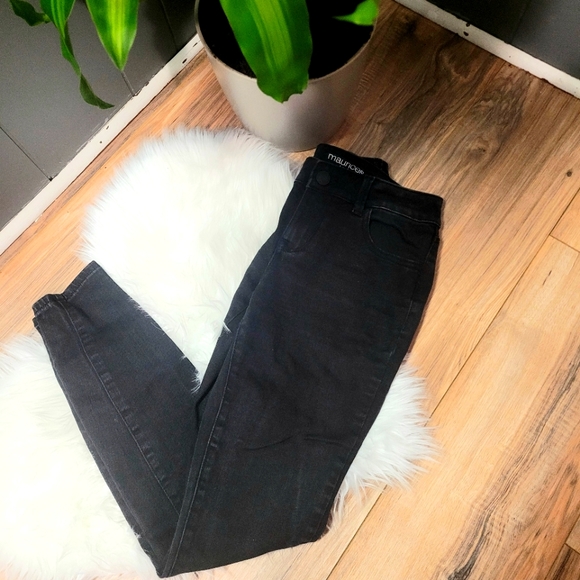 Maurices midrise black skinny jeans - Picture 1 of 3